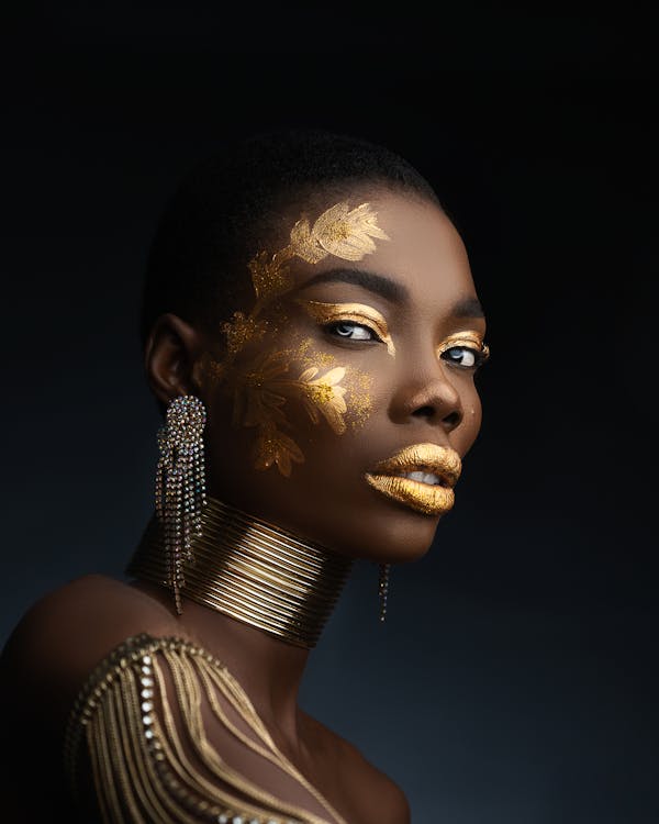 Glamour: A Maquiagem para Festas e Eventos