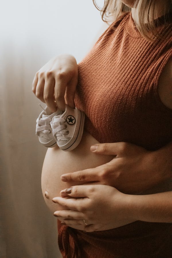 Maternity Fashion: Rediscovering the Wardrobe.