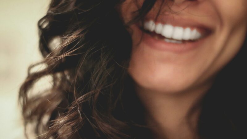 Sorriso: O Acessório de Luxo da Mulher.
