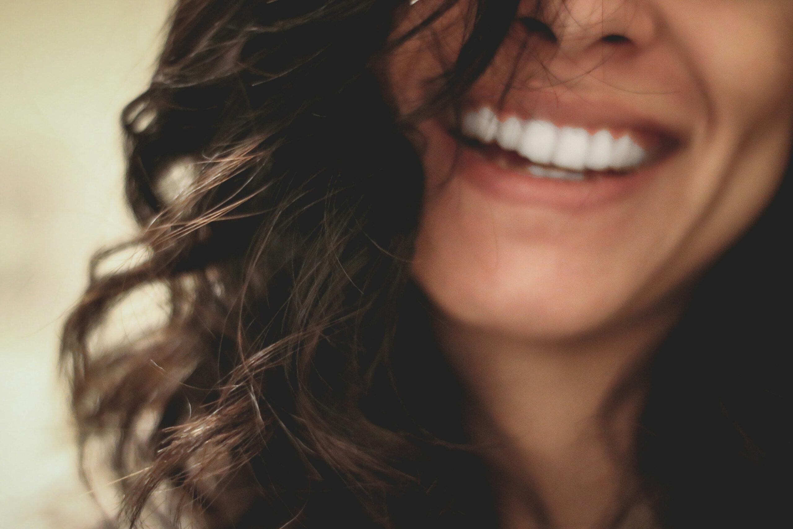 Sorriso: O Acessório de Luxo da Mulher.