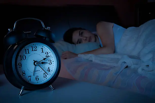 imagem mostra o tema que é a dificuldade para dormir.
